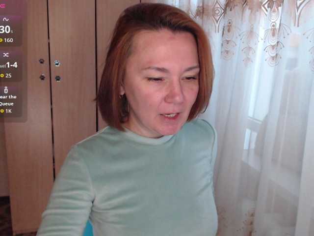 Julia99 live cam preview