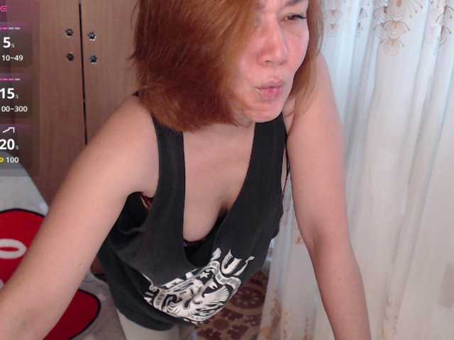 Julia99 live cam on BongaCams