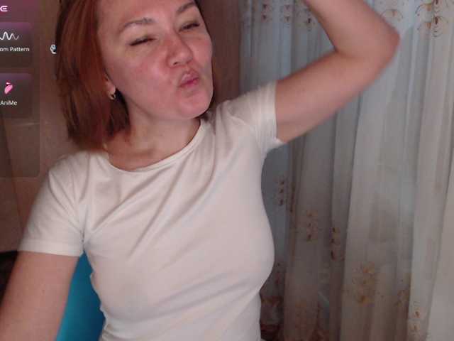 Julia99 live cam