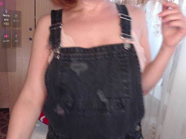 Julia99 live cam preview