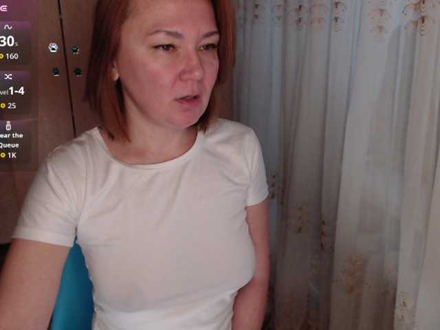 Julia99 live cam