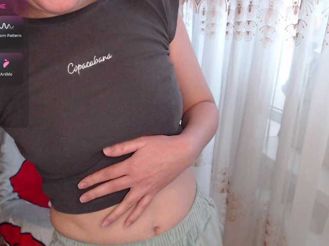 Julia99 live cam preview