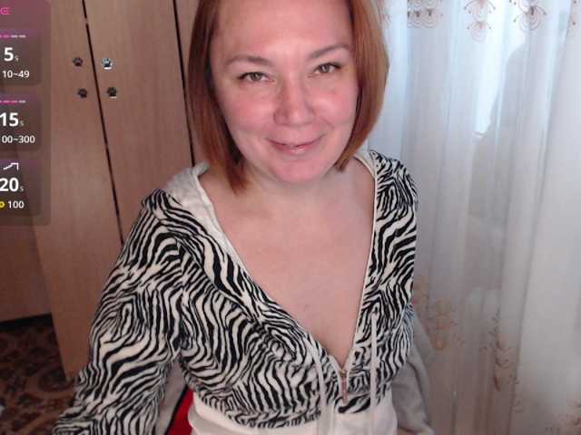 Julia99 live cam preview