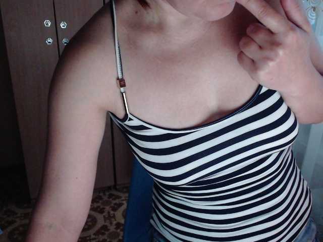 Julia99 live cam on BongaCams