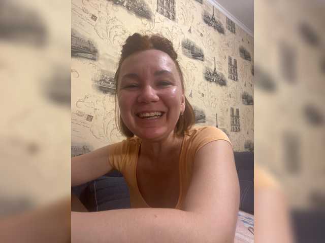 Julia99 live cam on BongaCams