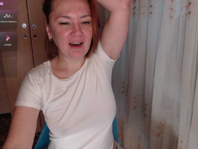 Julia99 live cam on BongaCams