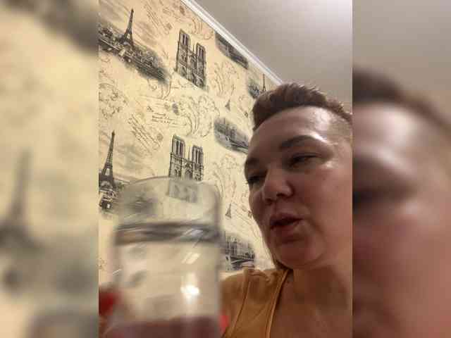 Julia99 webcam