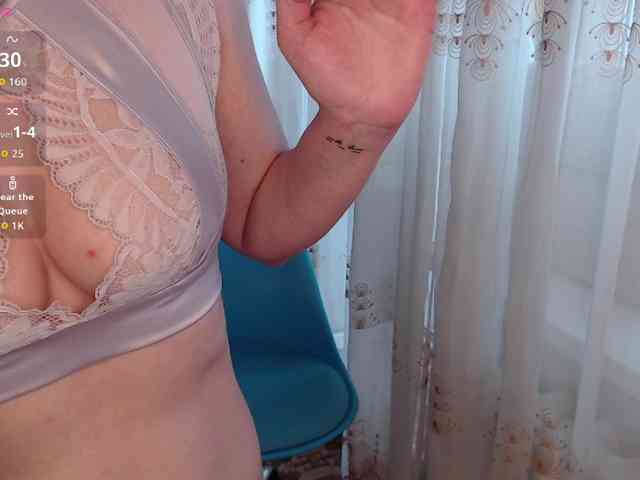 Julia99 webcam