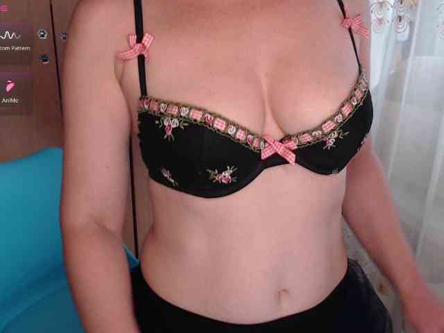 Julia99 webcam