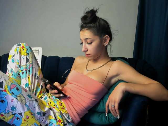 LucyLips live cam on BongaCams