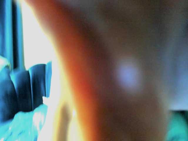 LucyLips live cam on BongaCams