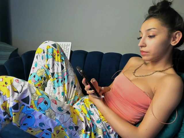 LucyLips live cam on BongaCams