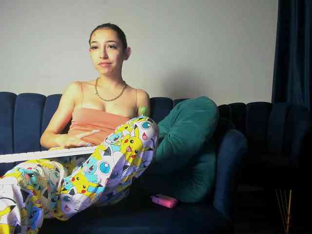 LucyLips webcam