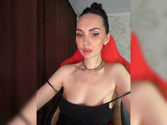модель LolaFox