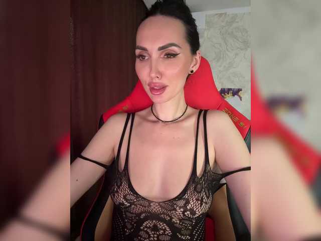 LolaFox chat room