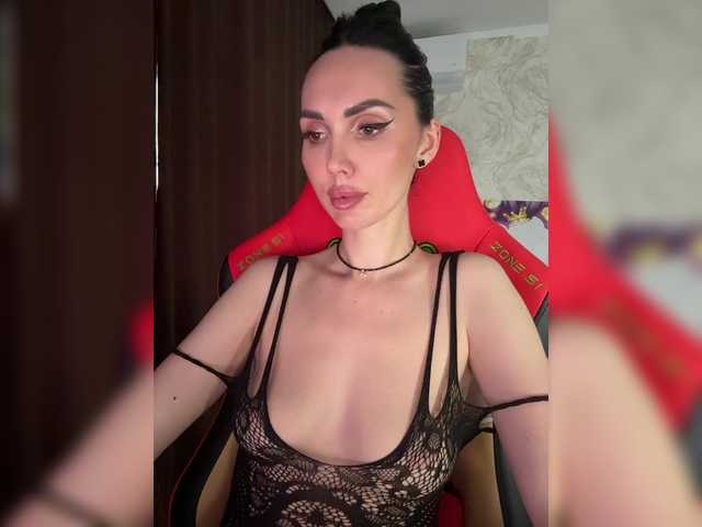  LolaFox chat room