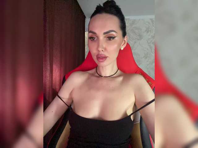  LolaFox chat room