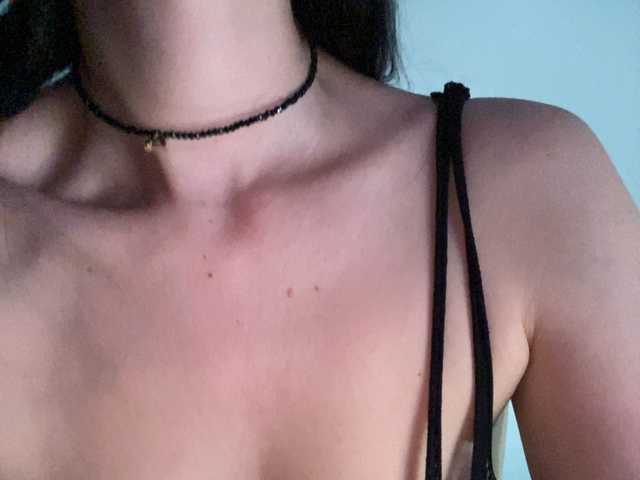  LolaFox chat room
