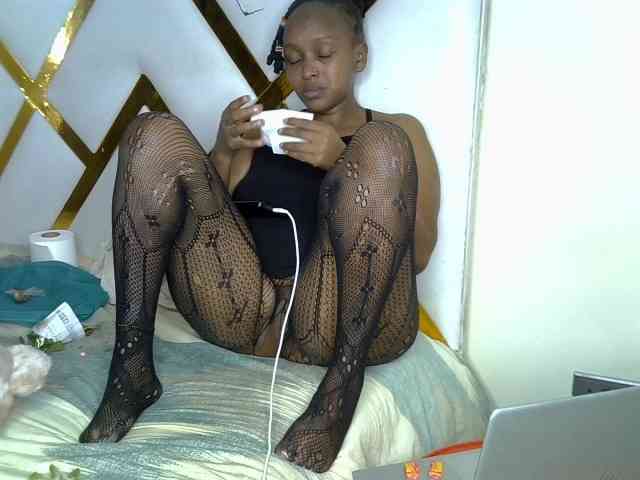 Just-for-you Live Webcam on BongaCams