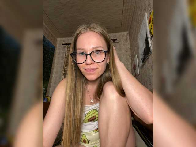 Milana22a live cam on BongaCams