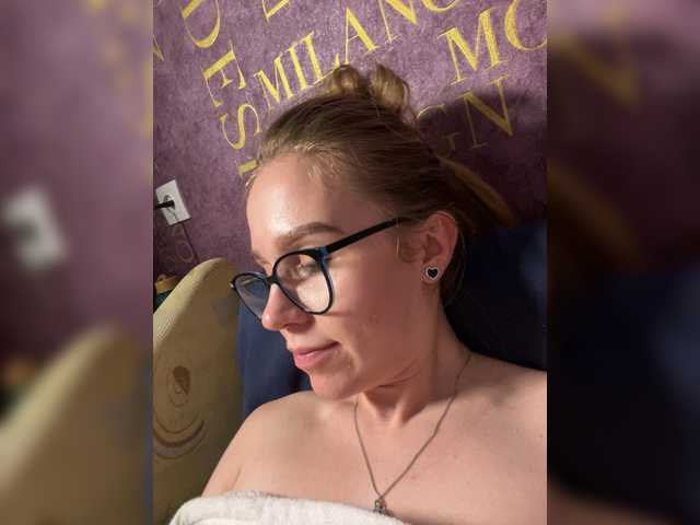 Milana22a live cam on BongaCams