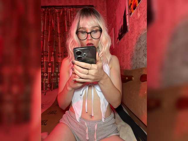 Milana22a live cam on BongaCams