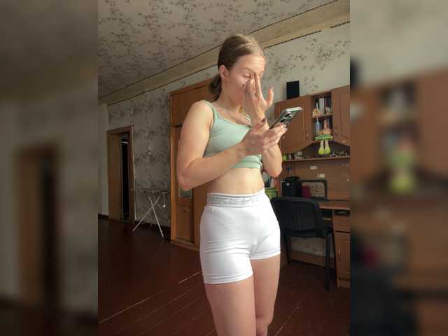 Milana22a live cam
