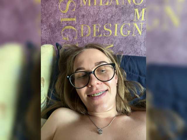 Milana22a live webcam show