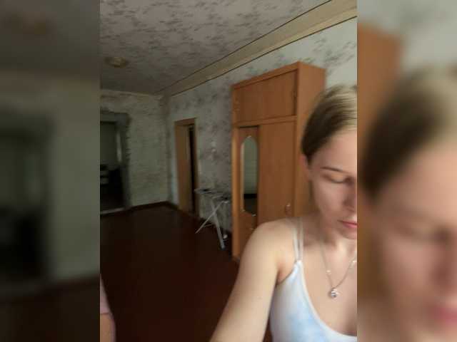 Milana22a live cam on BongaCams