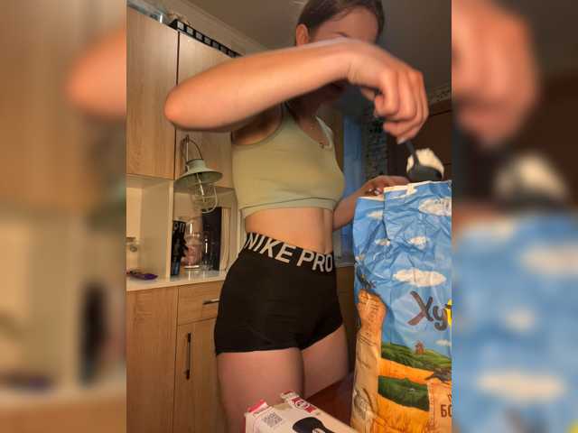 Milana22a live cam on BongaCams