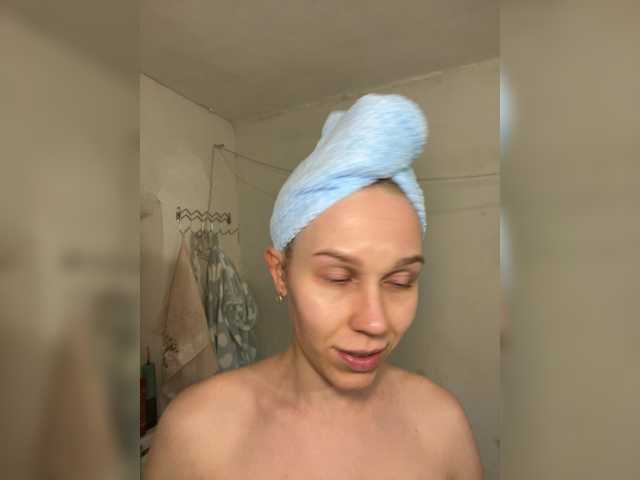 Milana22a live cam on BongaCams