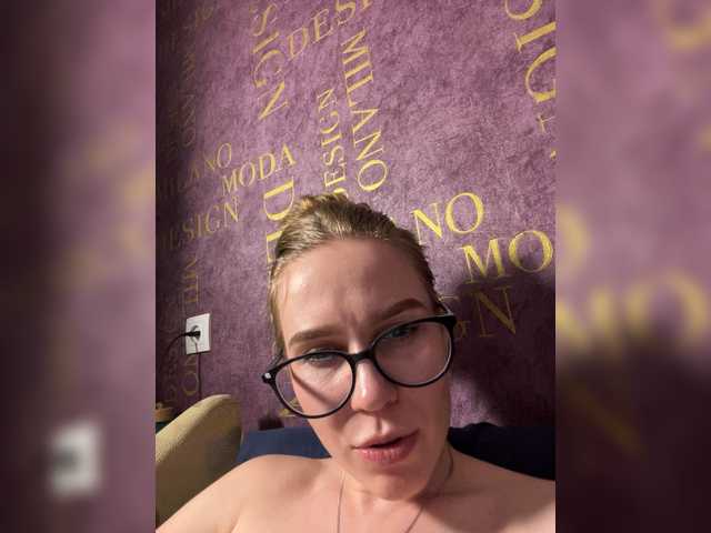 Milana22a live cam on BongaCams