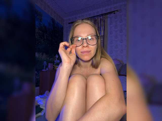 Milana22a live cam on BongaCams