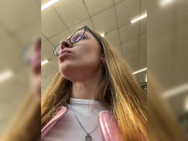 Milana22a's BongaCams show and profile