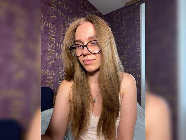 Milana22a live webcam show