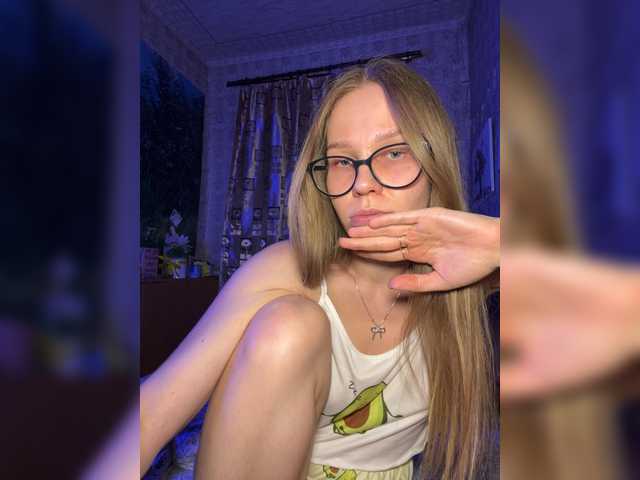 Milana22a live cam on BongaCams