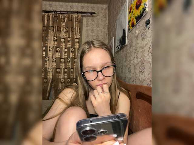 Milana22a's BongaCams show and profile