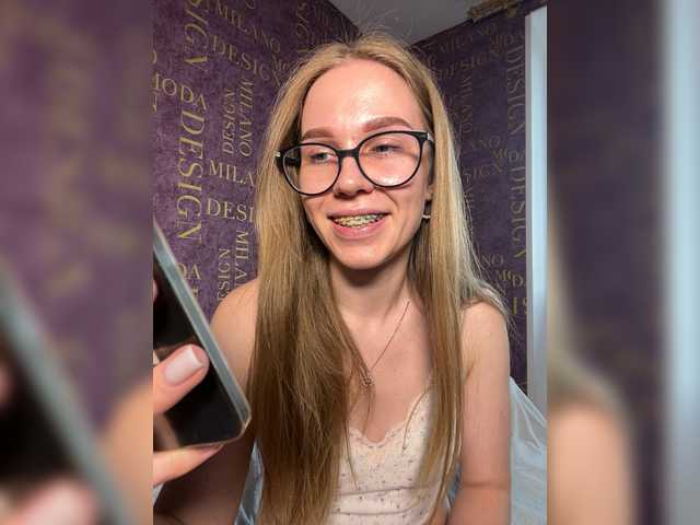 Milana22a live webcam show