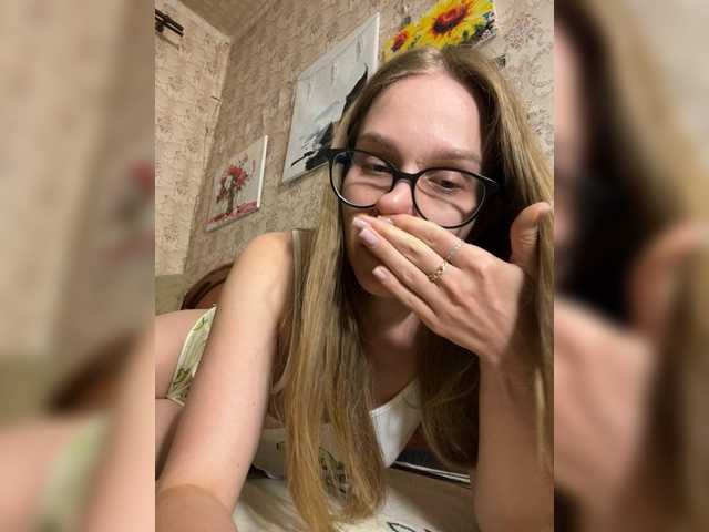 Milana22a live cam on BongaCams