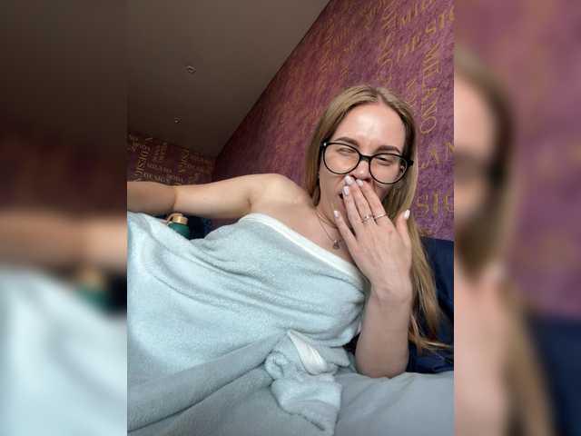 Milana22a live webcam show