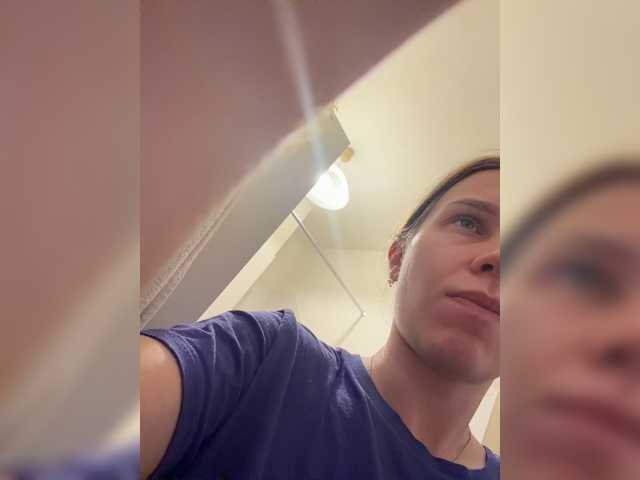 Milana22a live cam on BongaCams