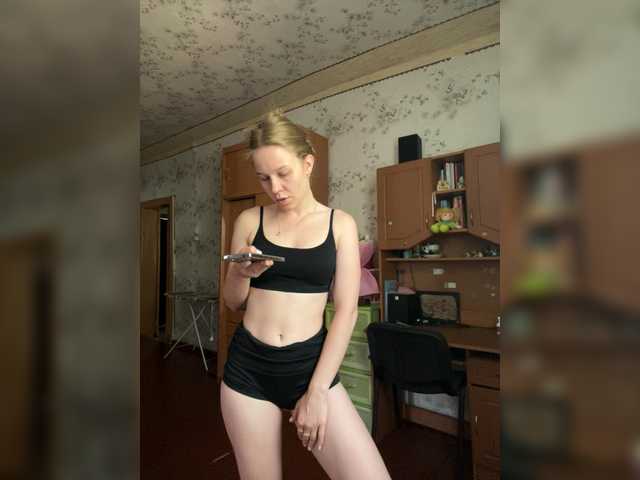Milana22a live cam on BongaCams