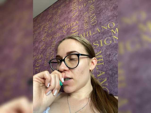Milana22a live webcam show