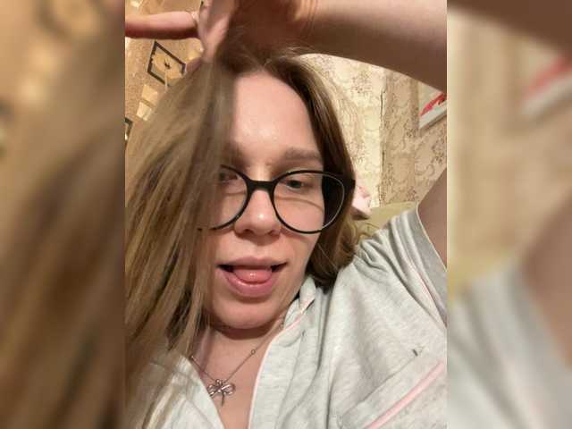 Milana22a live cam on BongaCams