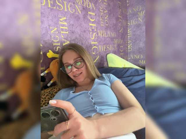 Milana22a live webcam show