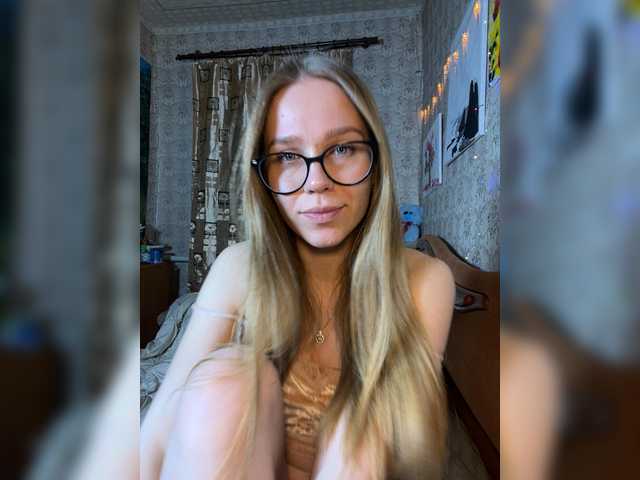 Milana22a's BongaCams show and profile