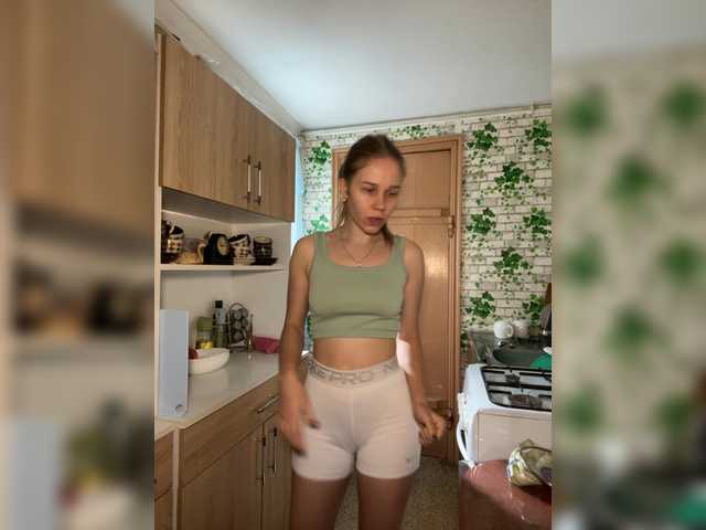 Milana22a live cam on BongaCams