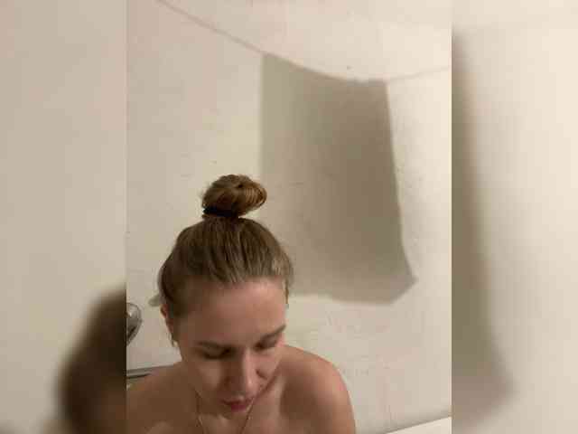 Milana22a webcam