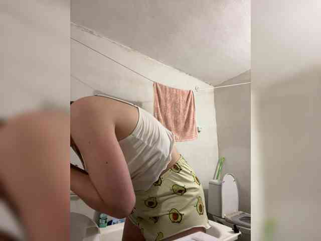 Milana22a webcam