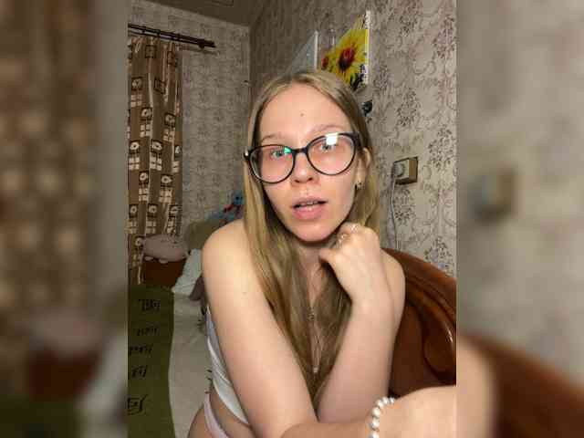 Milana22a webcam